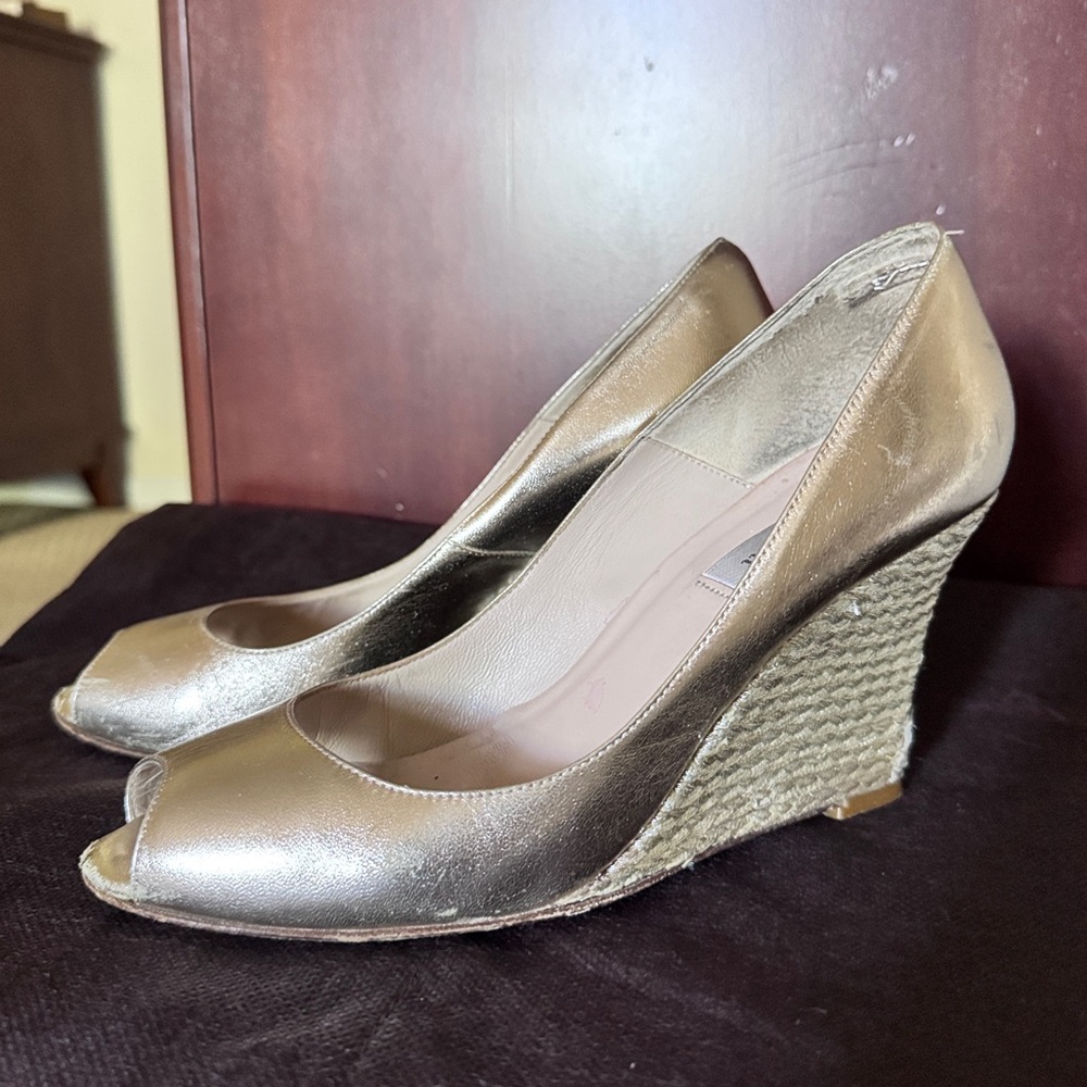 Elegant gold Wedge Heels